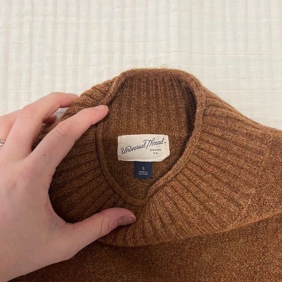 Universal Thread mock neck sweater - size S - Picture 2 of 3